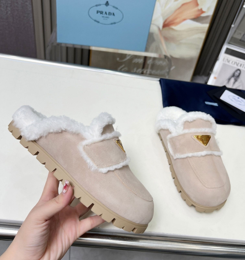 Pra*a slippers